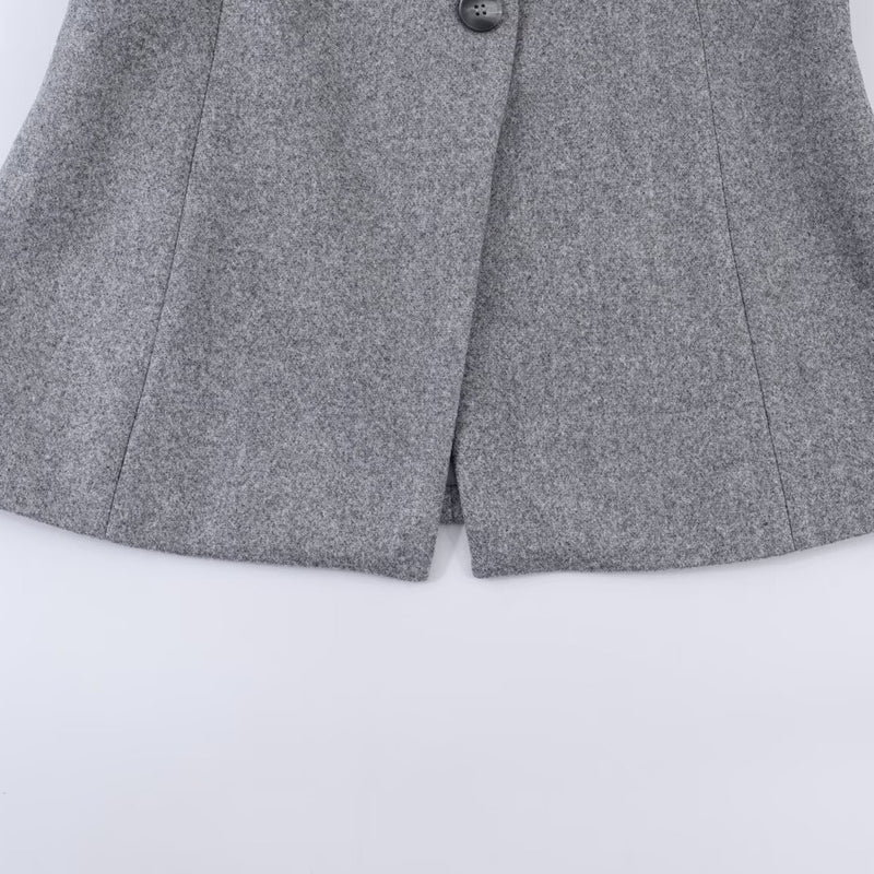 Loose long sleeved jacket