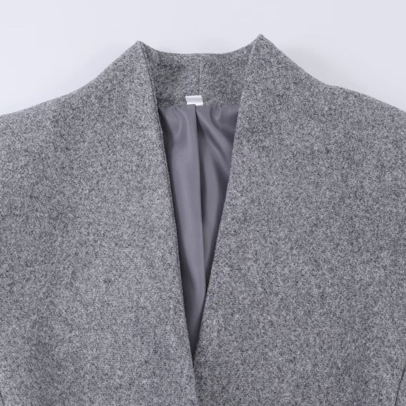 Loose long sleeved jacket